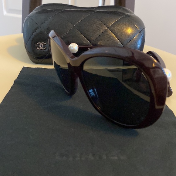 Chanel polarized sunglasses - Picture 1 of 7